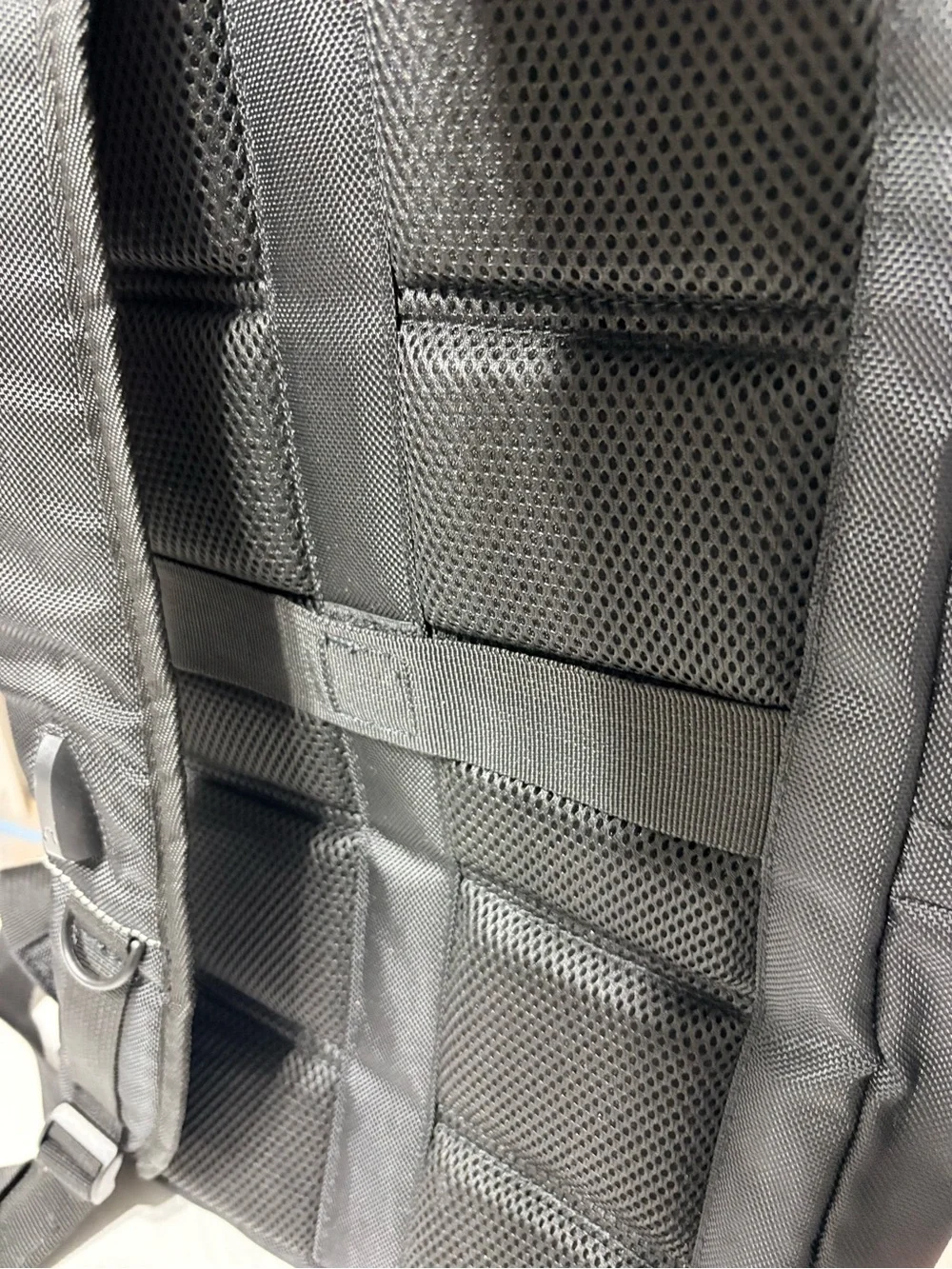 Targus Legend Black Backpack Several Pockets Padded Back Adj Straps Trolly Strap